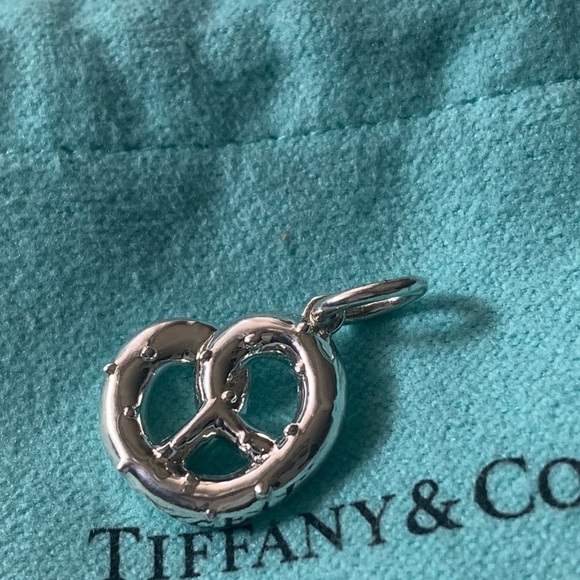 New Tiffany &co pretzel charm - Picture 2 of 4